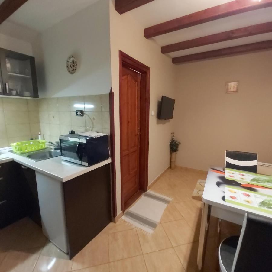 Melinda Nyaralohaz Apartment บาลาทอนเคเนเช ภายนอก รูปภาพ